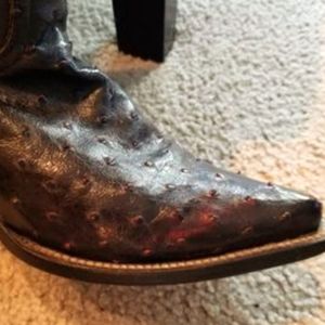 Cowgirl leather boots.